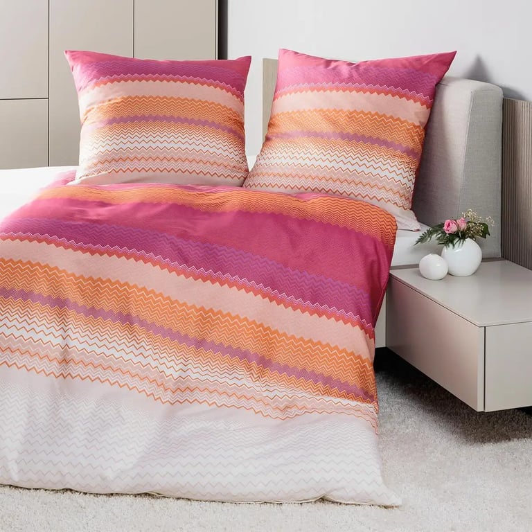 pink-orangene Bettwäsche mit leichtem ZickZack Muster