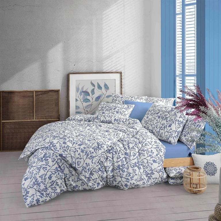 Bettwäsche mit Allover Print von Blumenzweigen mit blauen Blüten