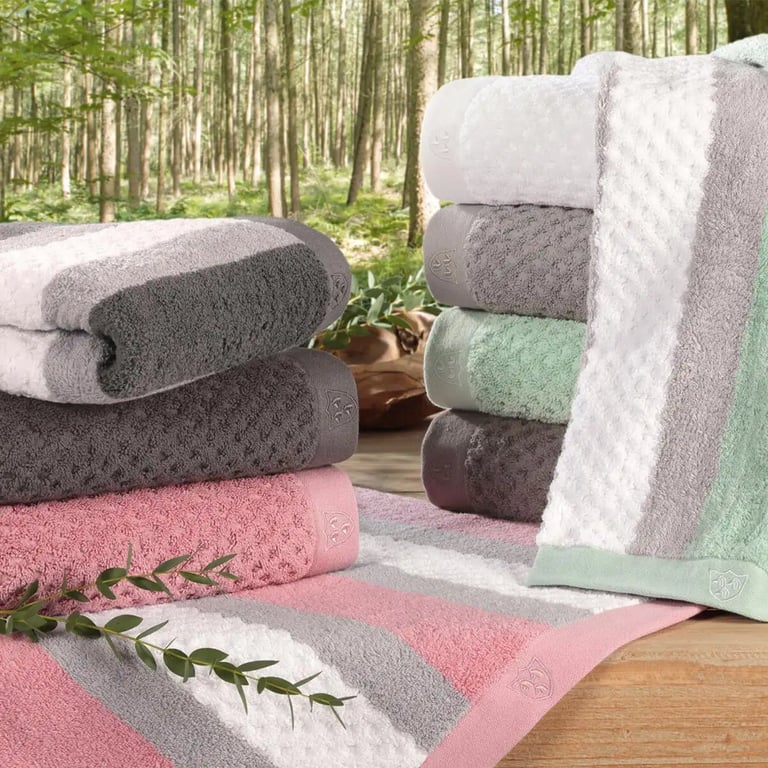 gestreifte Handtücher in verschiedenen Farben